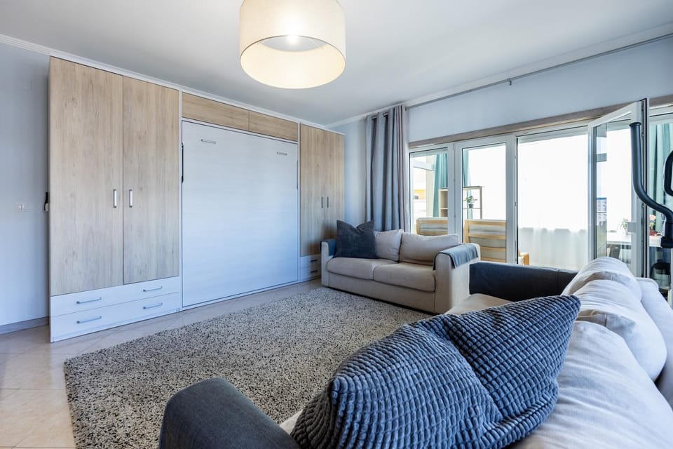 Bed, Living room