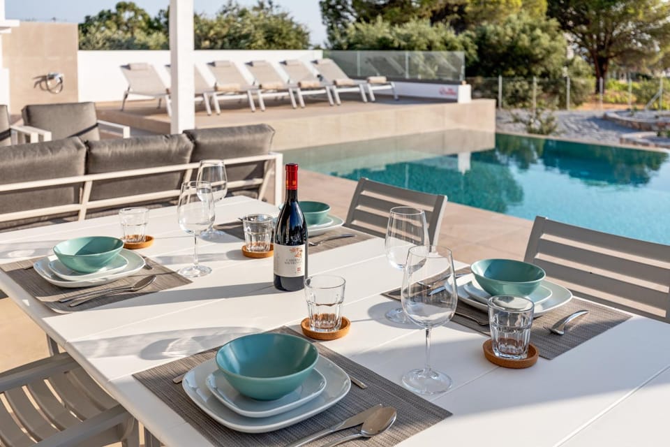 Balcony/Terrace, Dining area, Pool view, Swimming pool