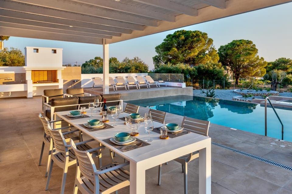 Patio, Balcony/Terrace, Dining area, Pool view, Swimming pool, sunbed