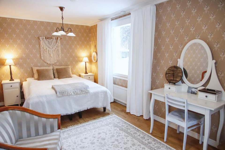 Bed, Photo of the whole room, Bedroom, locker