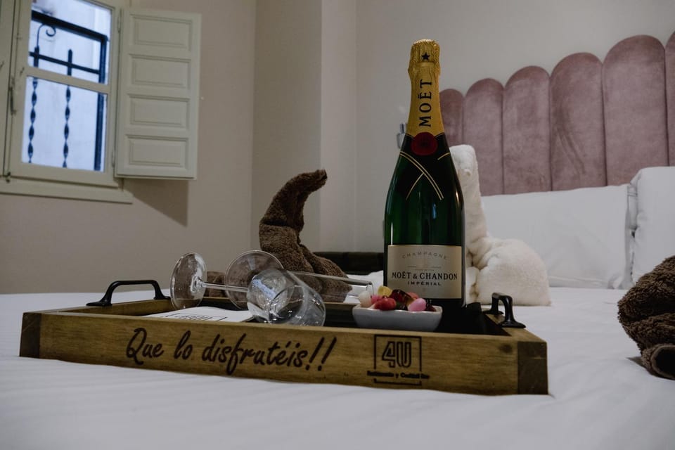 Bed, Dinner, Drinks