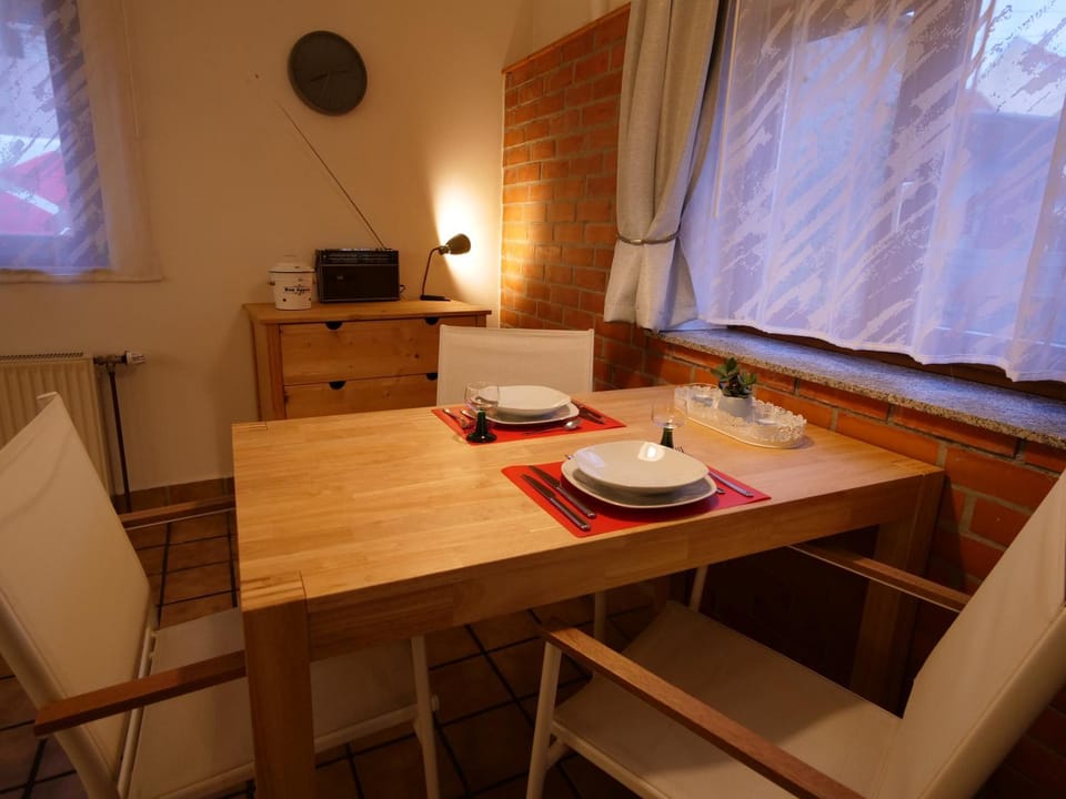 Kitchen or kitchenette, Dining area, Food, Food, kitchen