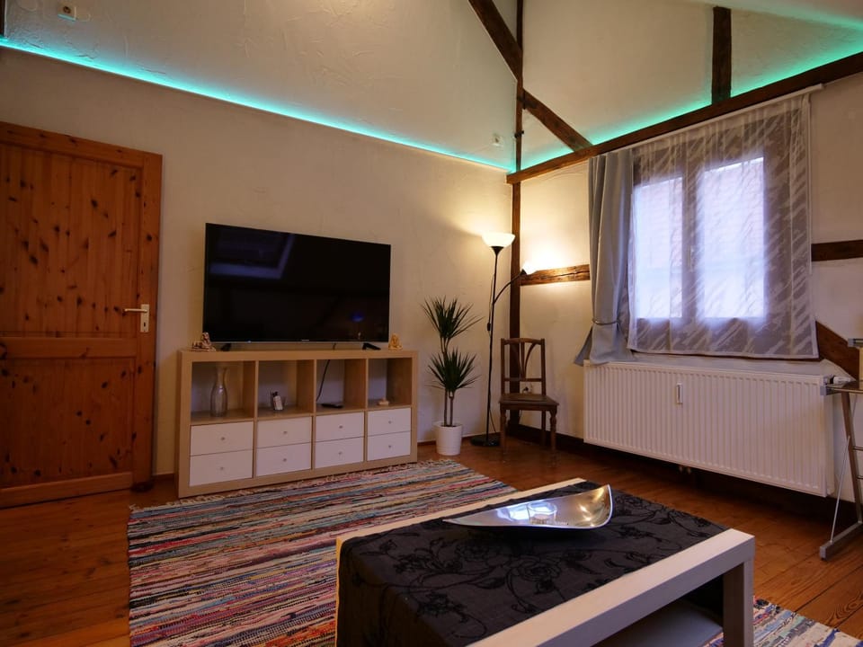 TV and multimedia, Living room, Decorative detail