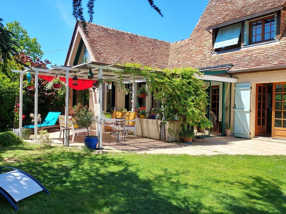 Property building, Breakfast