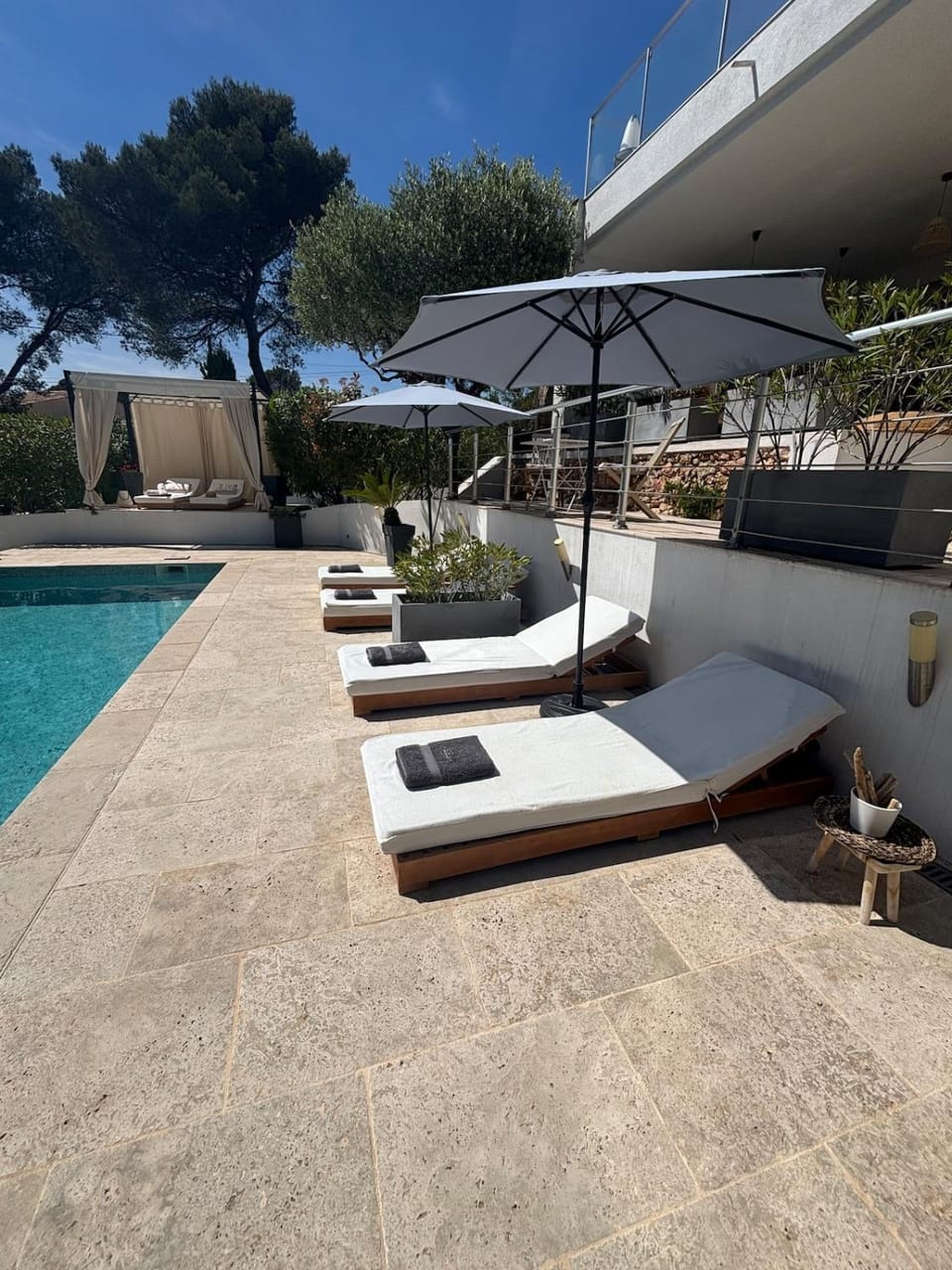 Villa "LES ALIZES" Etage côté PISCINE - APERCU MER House in Saint-Raphael