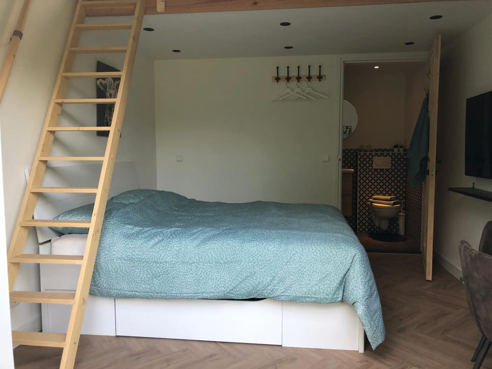 Flora’s B&B Bed and Breakfast in North Holland (province)