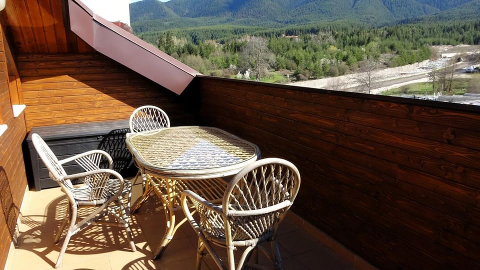 Natural landscape, View (from property/room), Balcony/Terrace