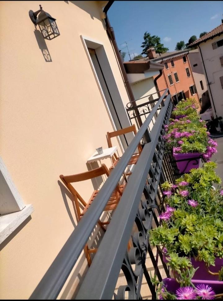 CalmasinoRooms Bed and Breakfast in Lake Garda