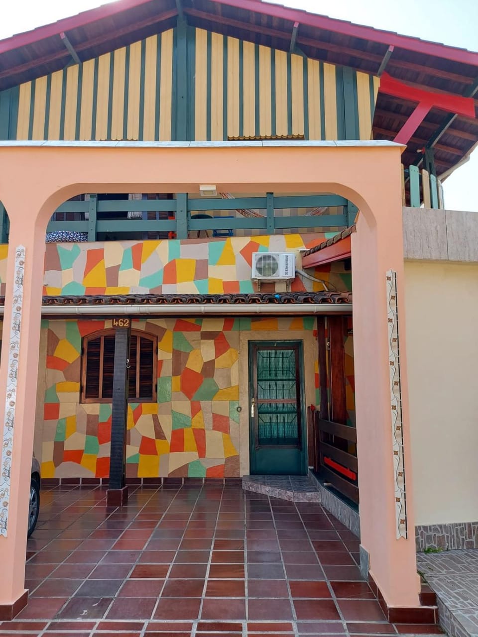 Facade/entrance