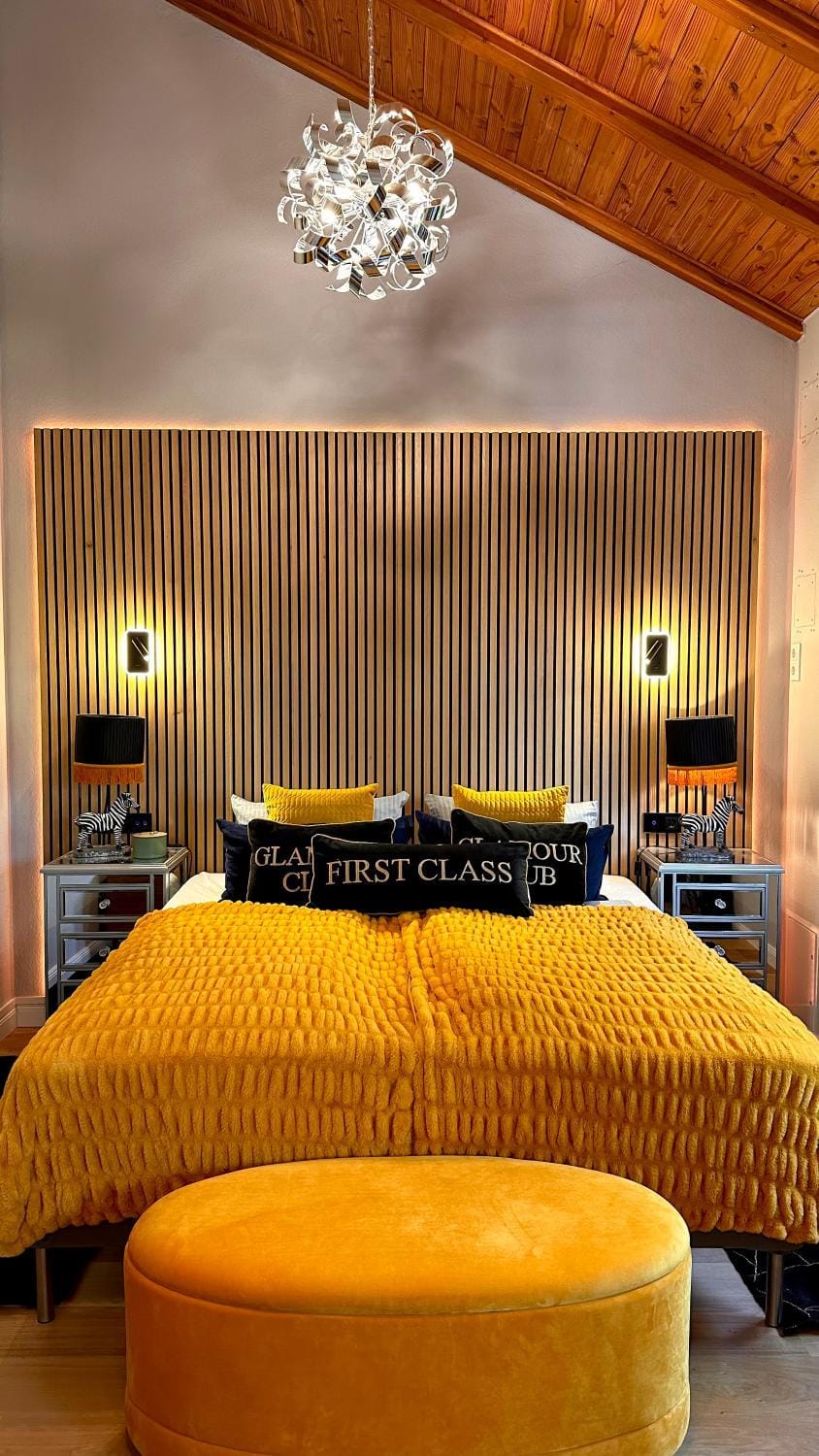 Bed, Photo of the whole room