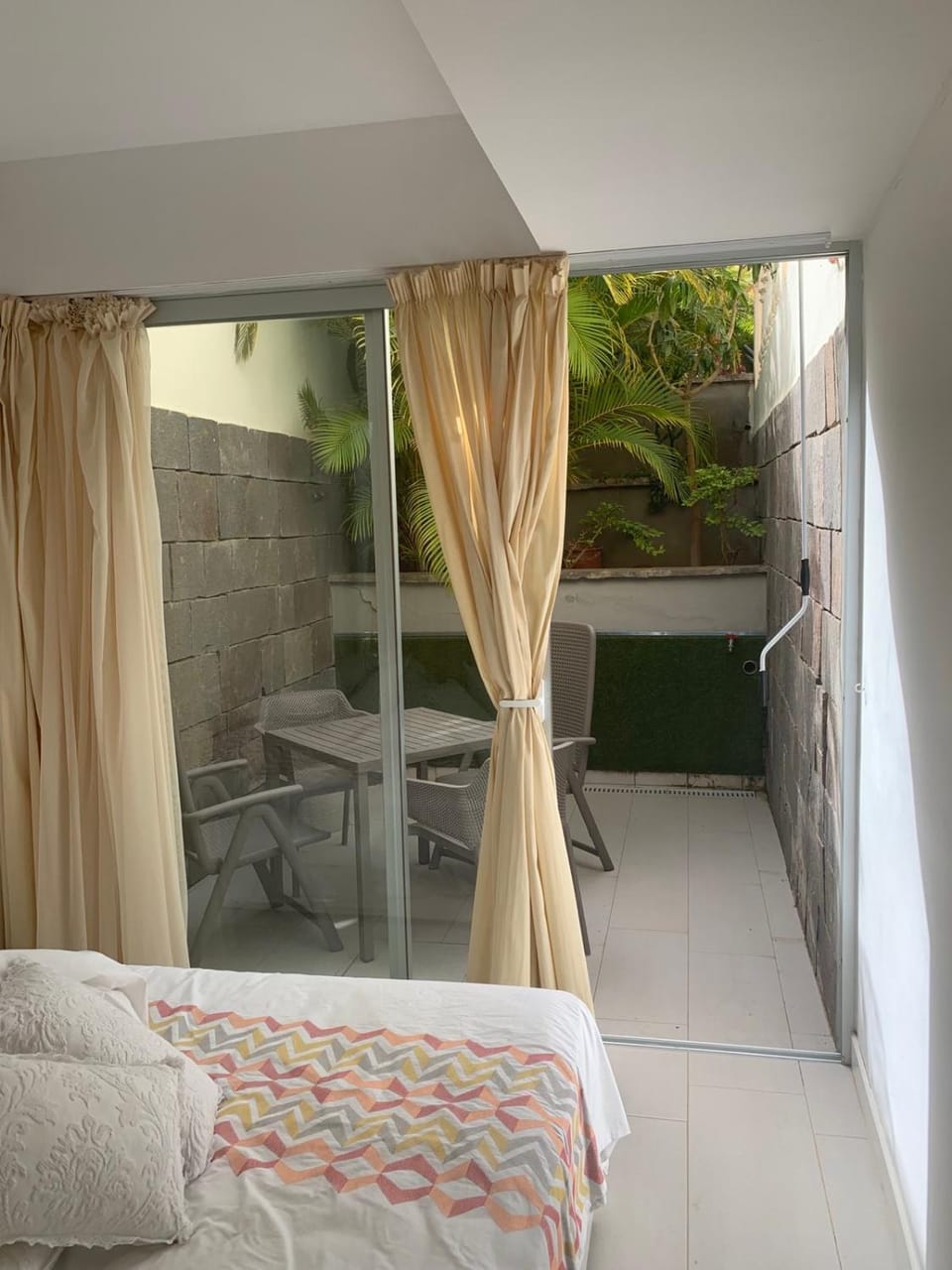 Property building, Patio, Bed, Garden, View (from property/room), Balcony/Terrace, Bedroom