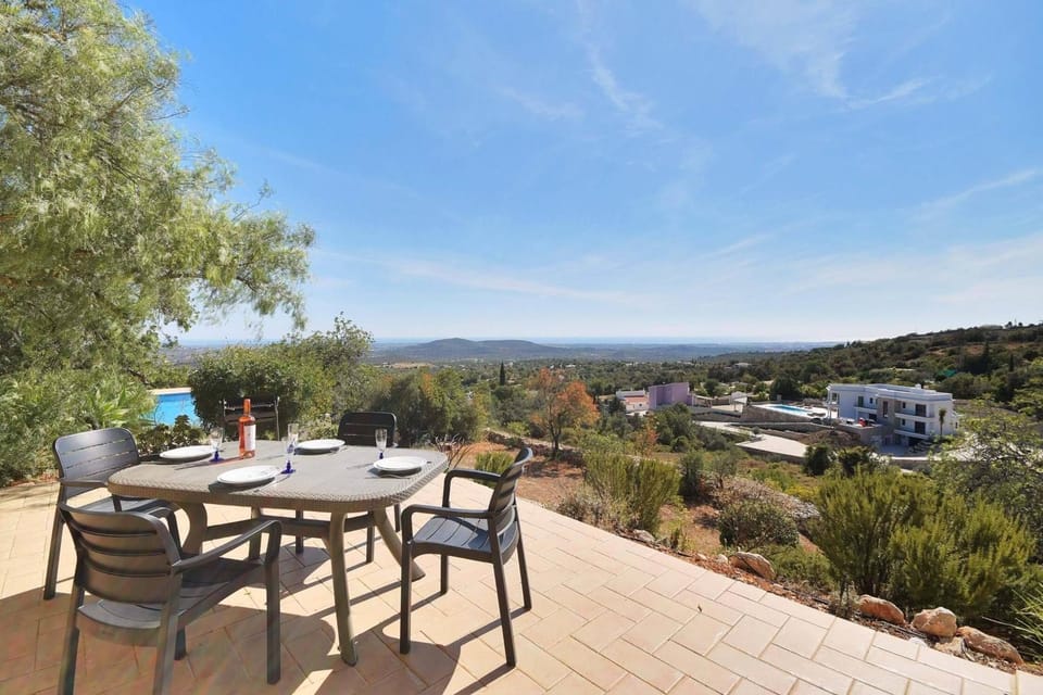 Day, Natural landscape, View (from property/room), Dining area, Mountain view