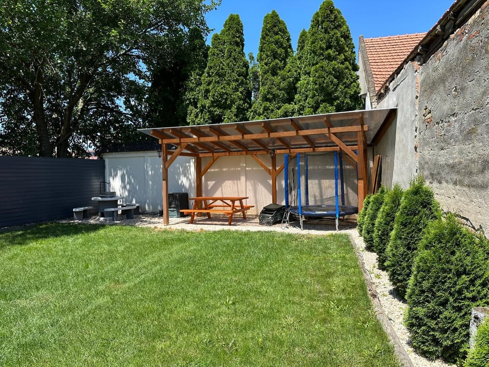 Patio, Garden