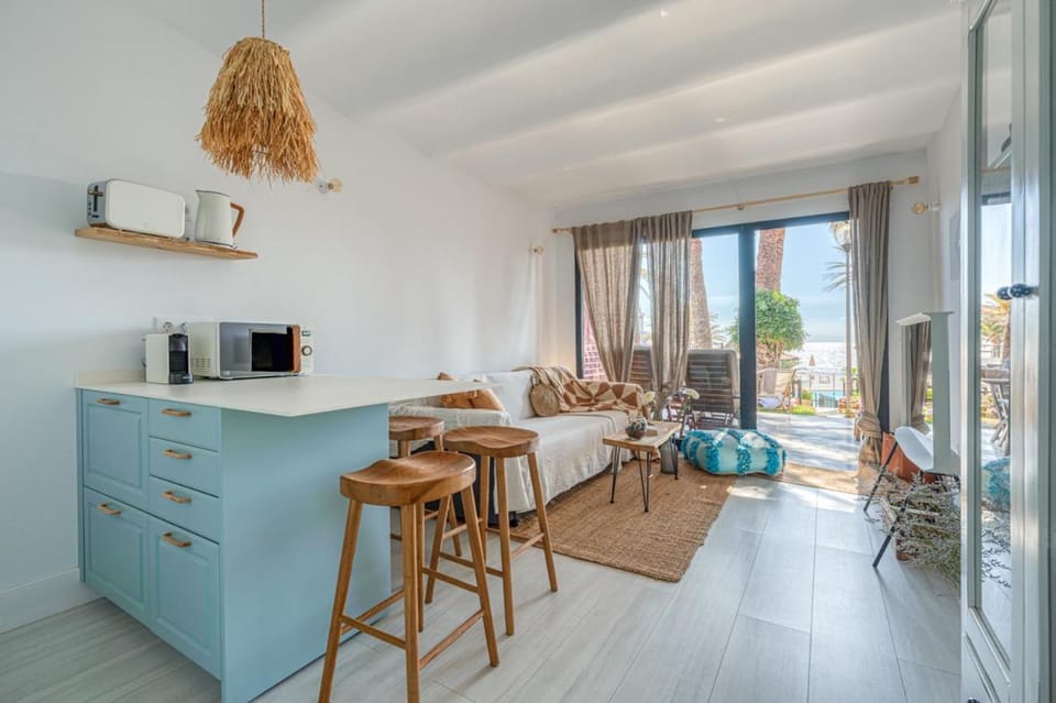 PHARUS retro beach home New Heated Pool Apartment in Maspalomas