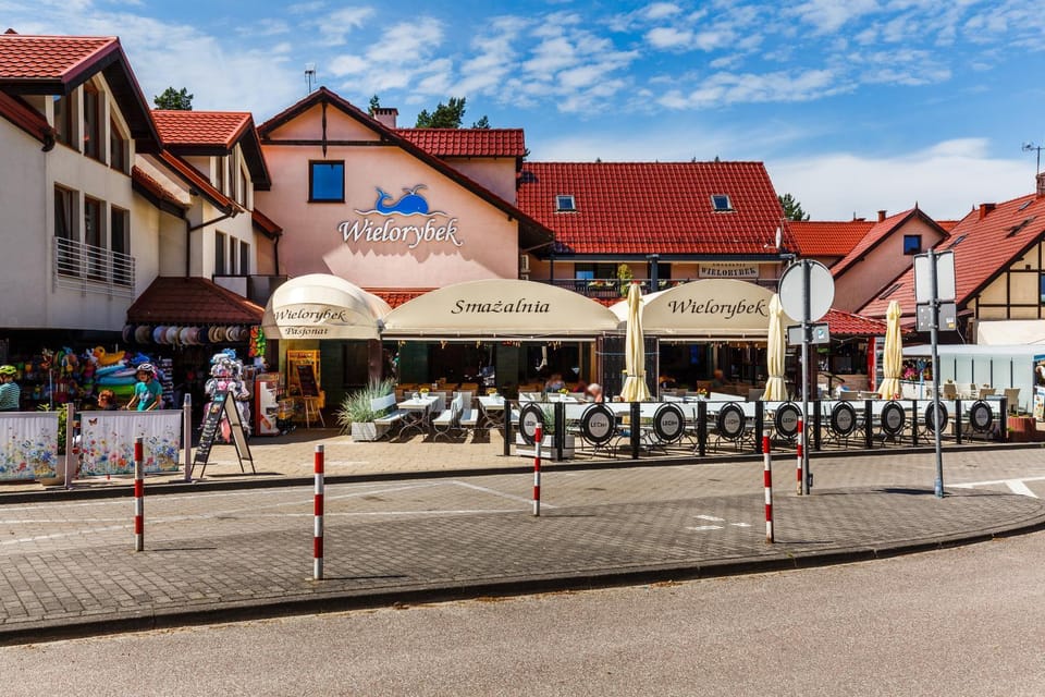 Property building, Neighbourhood, Cycling, Street view, Location