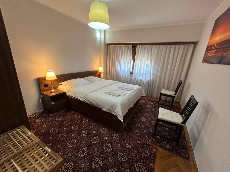 Apart premium ultracentral 3 camere loc parcare gratuit Apartment in Prahova, Romania