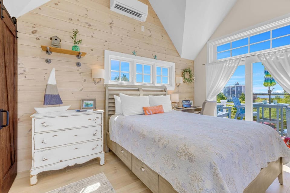 Bed, Bedroom, air conditioner