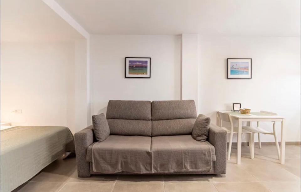 Loft independiente a 150 mtrs de la playa wifi aire acondicionado Apartment in Tarifa