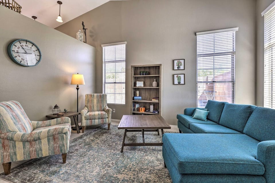 Hot Tub & Fire Pit: Phoenix Oasis Near Hiking! House in Phoenix