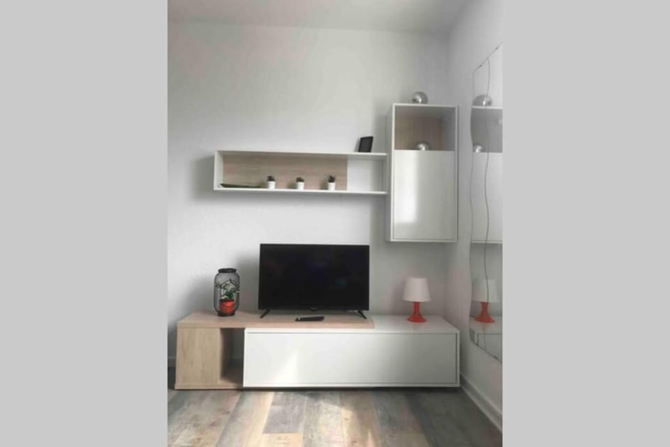 La plage Superbe studio refait à neuf Apartment in Calais