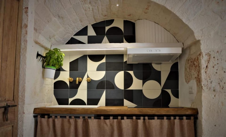Kitchen or kitchenette, kitchen