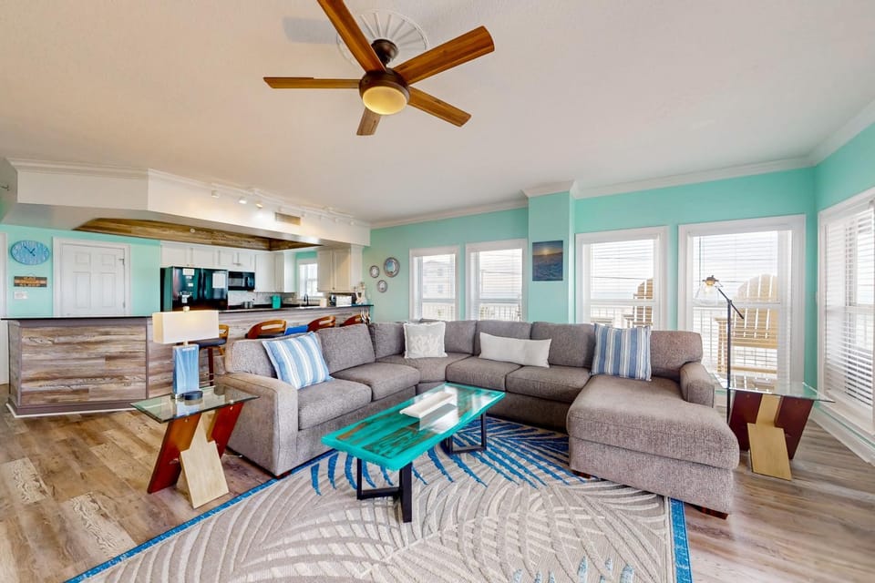Paradise Shores 200 Apartment in Mexico Beach