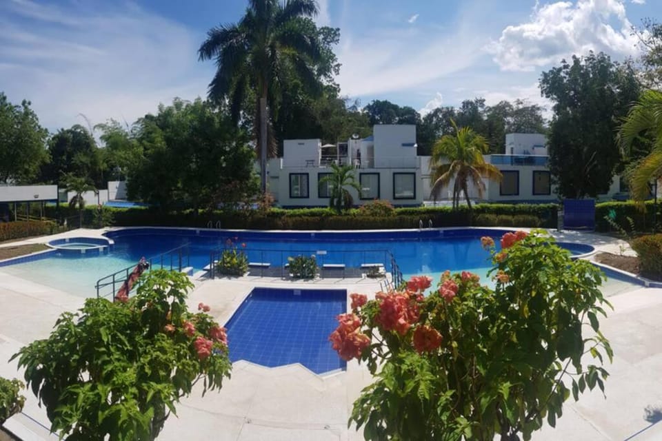 Casa de Verano Condominio Mediterráneo en Carmen de Apicalá House in Carmen Apicala