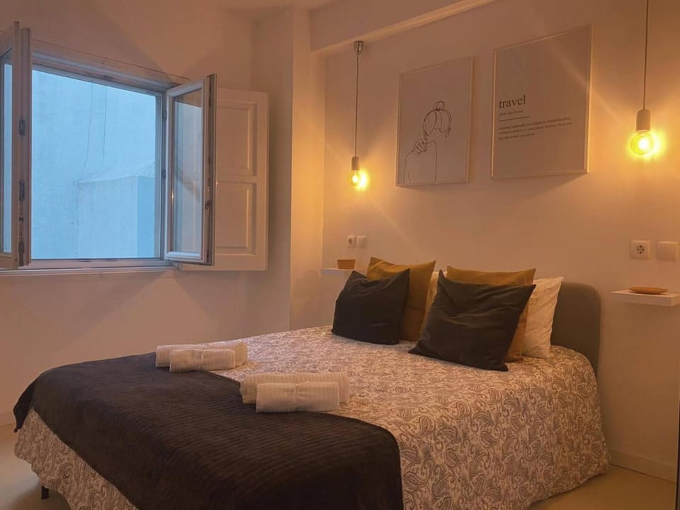 Night, Decorative detail, Decorative detail, Bedroom, locker, towels, towels, VIP