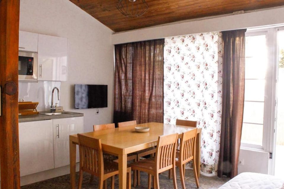 Almirante24 - Apartment with Garden - Ajuda Palace & Royal Treasure Museum Apartment in Lisbon