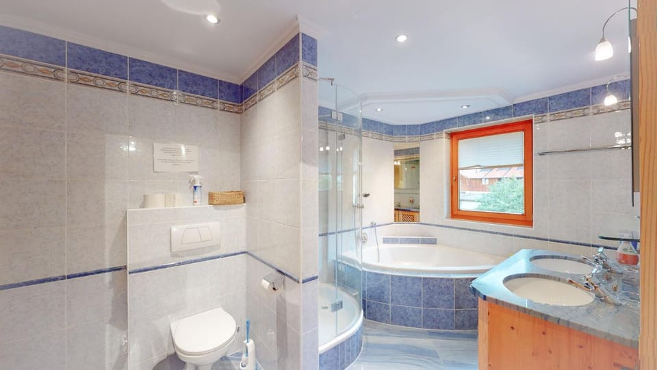 Toilet, Bathroom, Bath