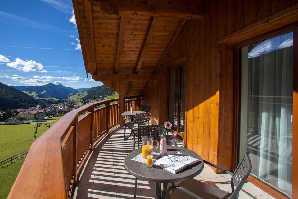Natural landscape, View (from property/room), Balcony/Terrace, Mountain view