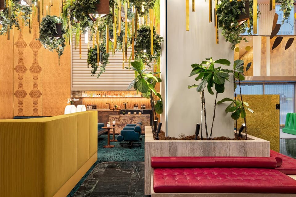 Restaurant/places to eat, Lounge or bar, Seating area