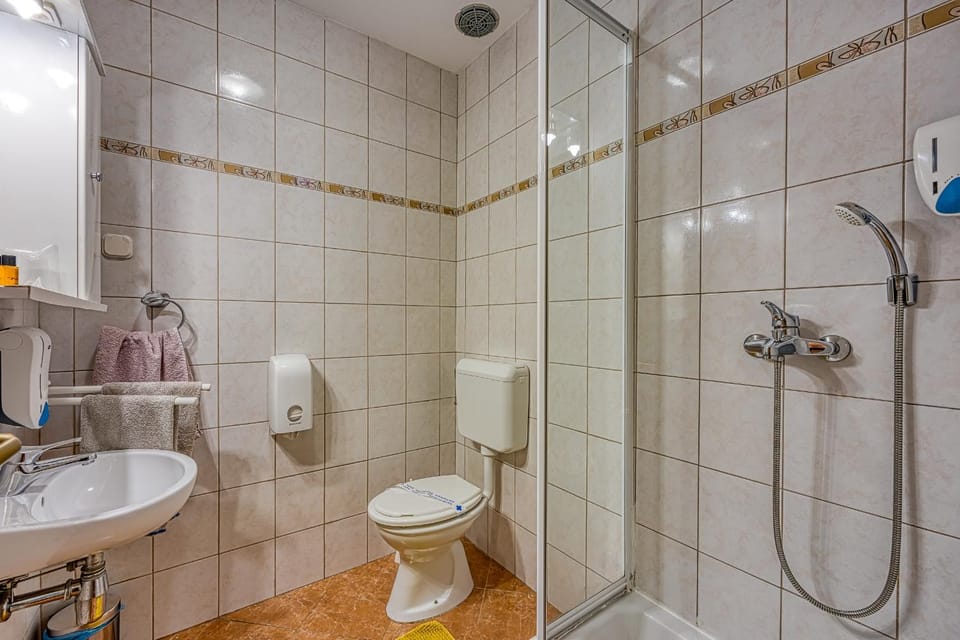 Shower, Toilet, Bathroom