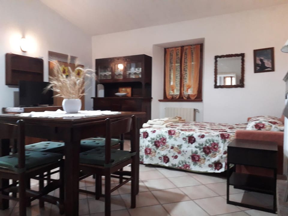 Bed, Living room, Bedroom