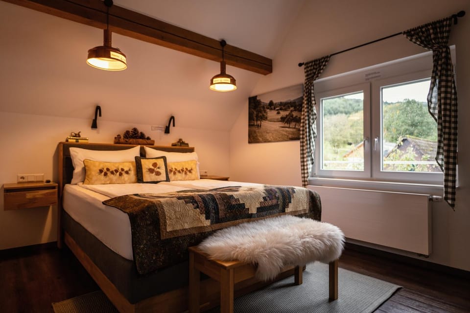 Pine Cone Loft on Baden-Baden's Panorama Trail Apartment in Baden-Baden