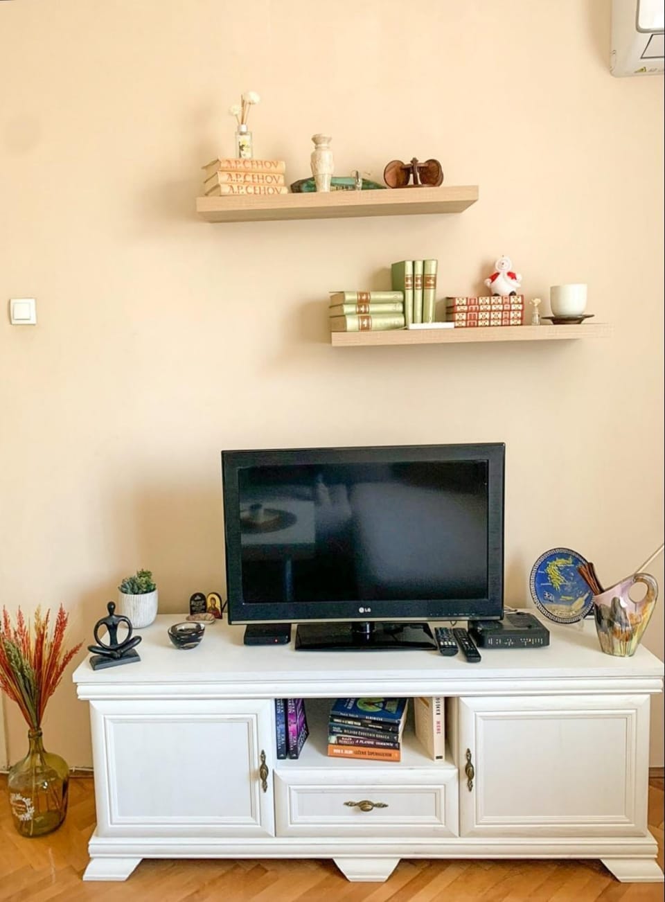 Cute, spacious apt in the heart of the old town Apartment in Podgorica