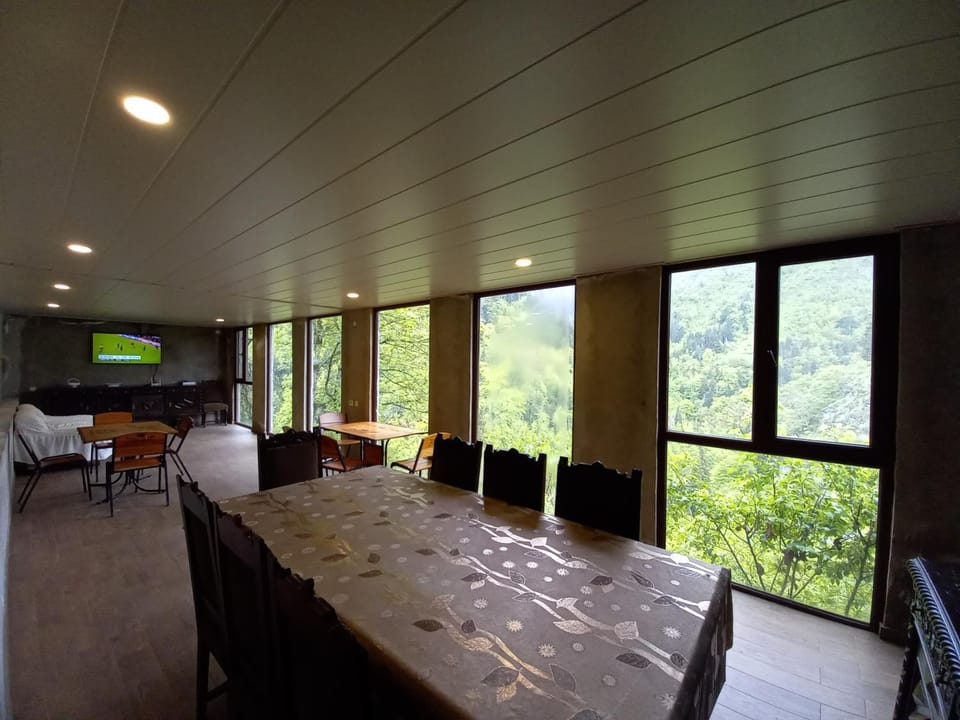 Communal lounge/ TV room, Kitchen or kitchenette, Seating area, Dining area, Dinner