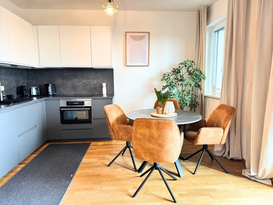 Kitchen or kitchenette, Dining area, kitchen