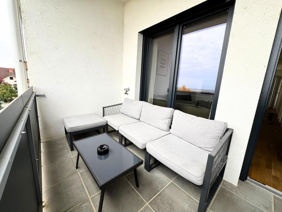 Lake View Suite Apartment in Hungary