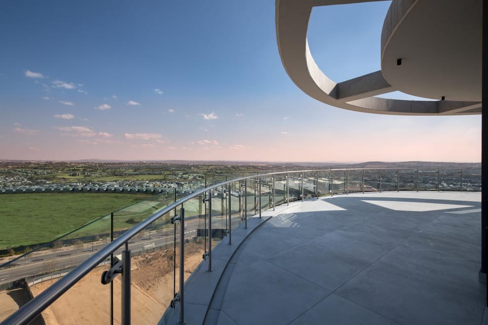 View (from property/room), Balcony/Terrace, City view