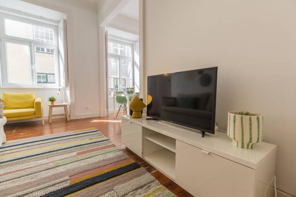 Communal lounge/ TV room, TV and multimedia, Living room