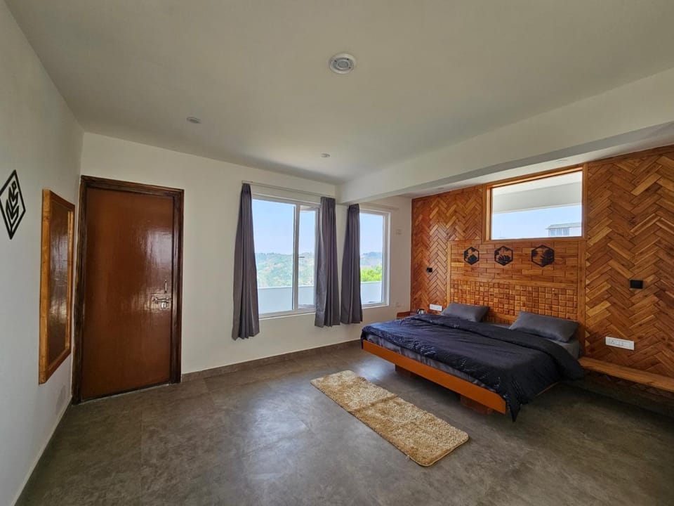 Photo of the whole room, Bedroom