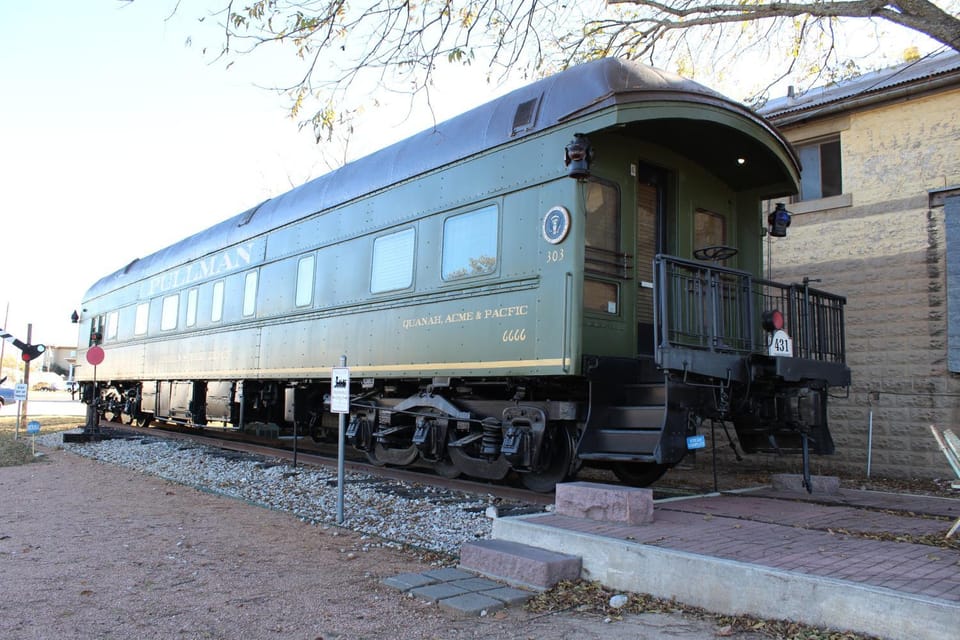 Pullman Train Car House in Fredericksburg