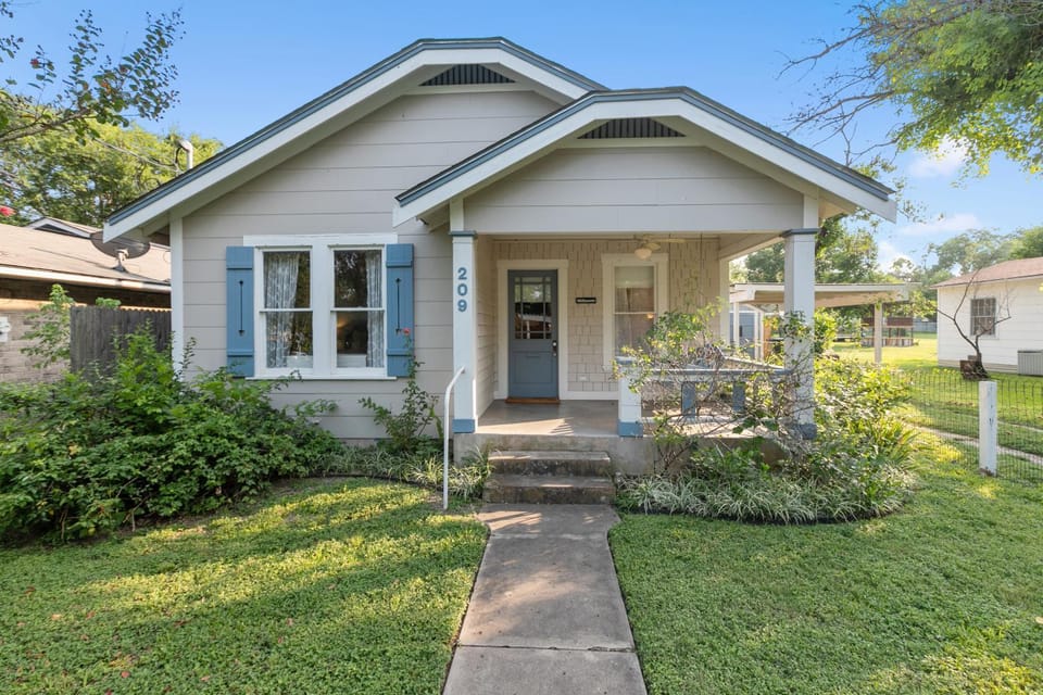 Reizend Haus (dog friendly) House in Fredericksburg