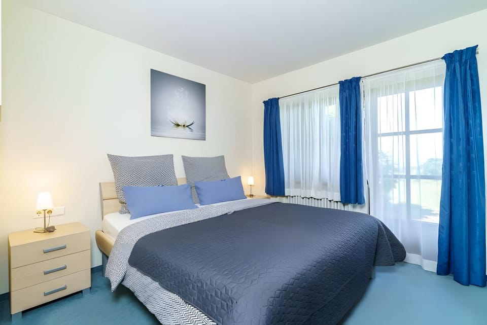 Living room, Bedroom