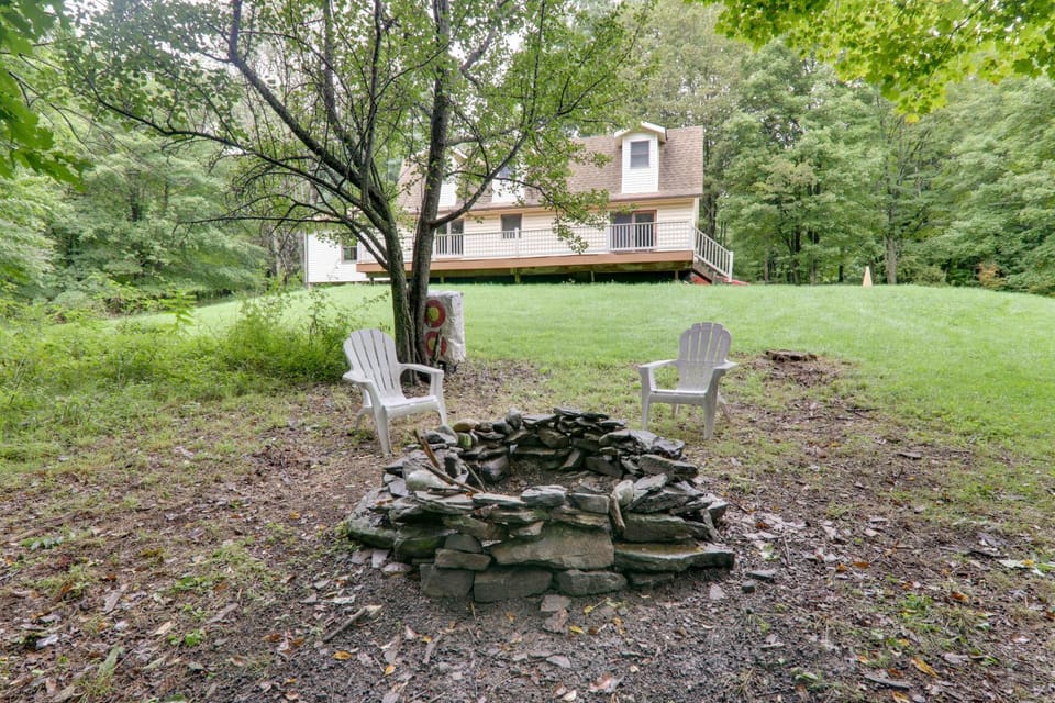 2 Mi to Elk Mountain: Poconos Escape on 11 Acres! House in Clifford