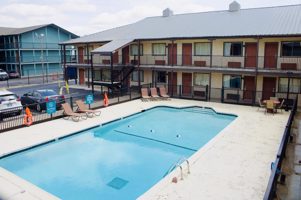 Pool view, Swimming pool