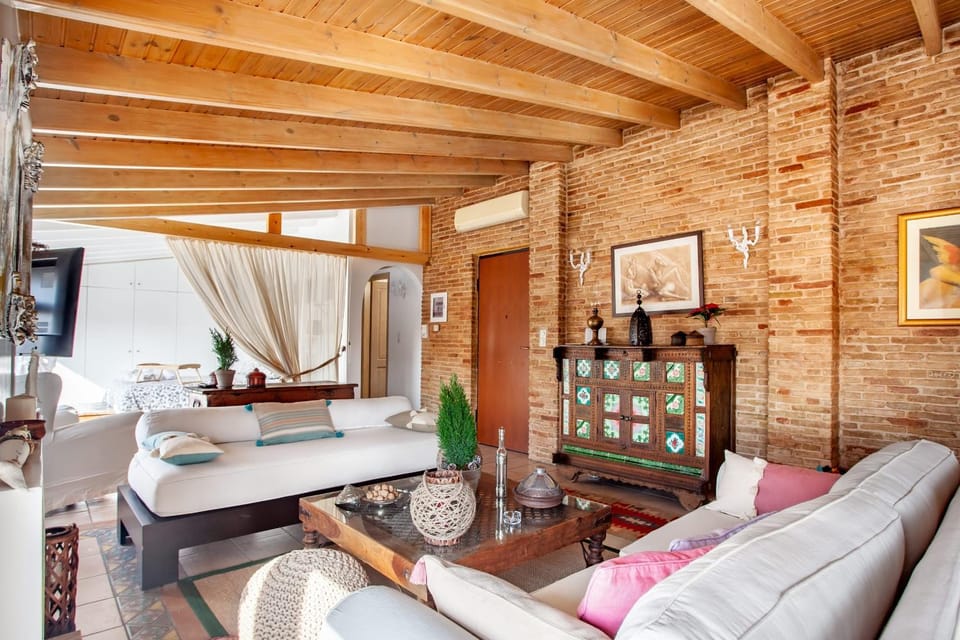 Σοφίτα Μοναδικής Αύρας με Θέα & BBQ Apartment in Central Athens Regional Unit, Greece