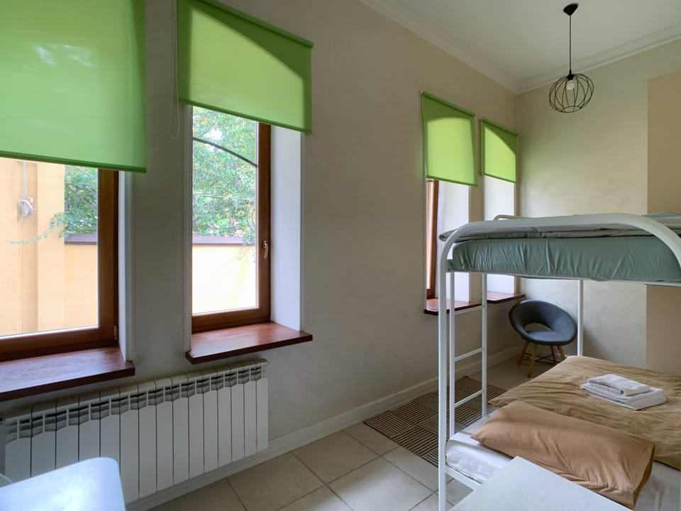 Bed, Photo of the whole room, bunk bed