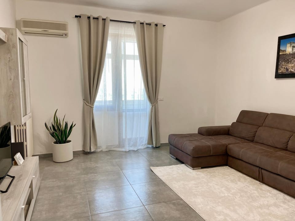 TV and multimedia, Living room, air conditioner